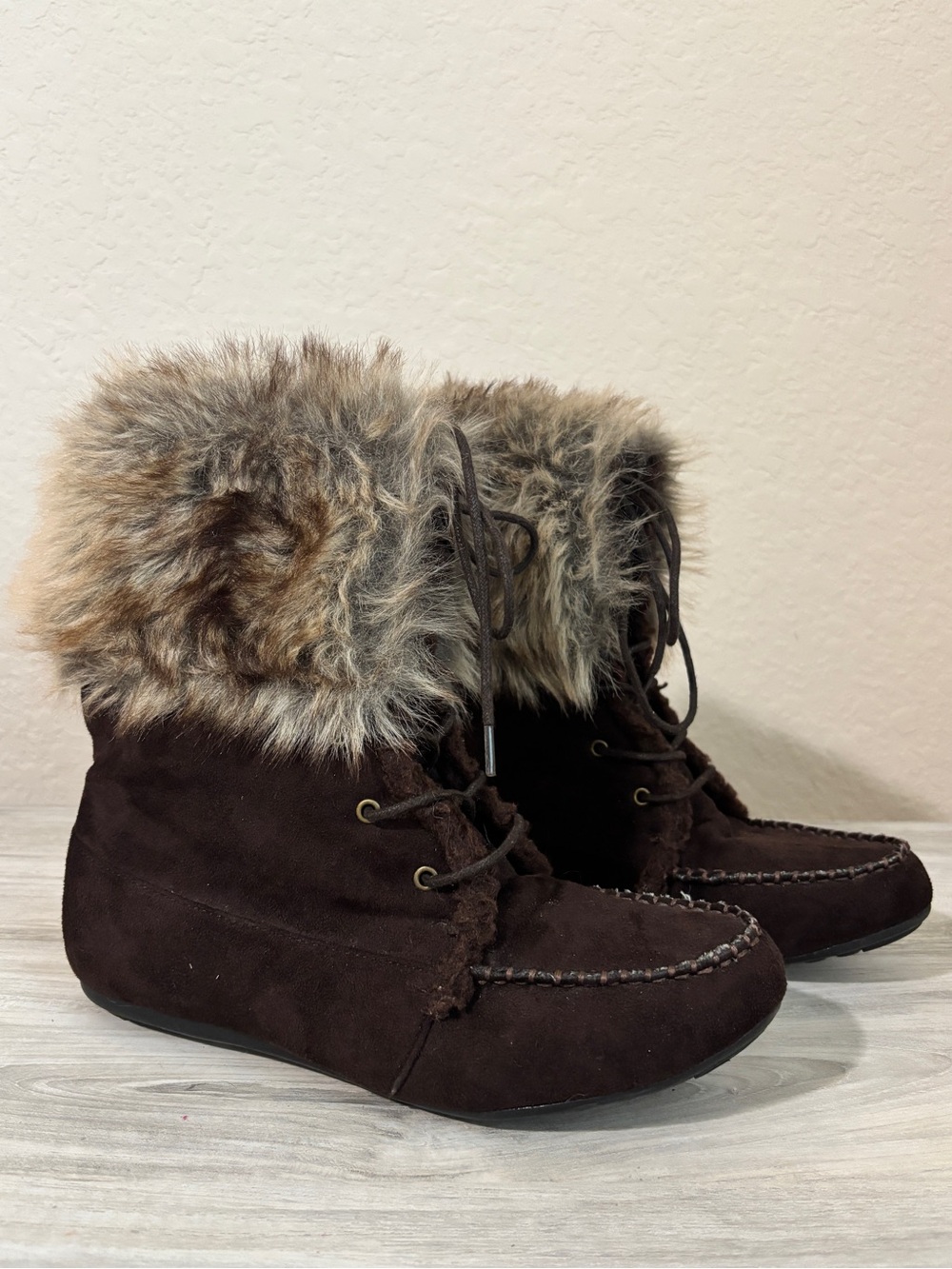 Forever 21 Chocolate Brown Faux Fur Lace Up Mocassin Ankle Boots Y2K Winter US 7